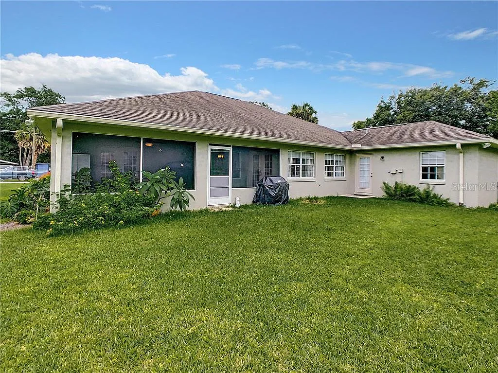 6 SE Tomoka Place