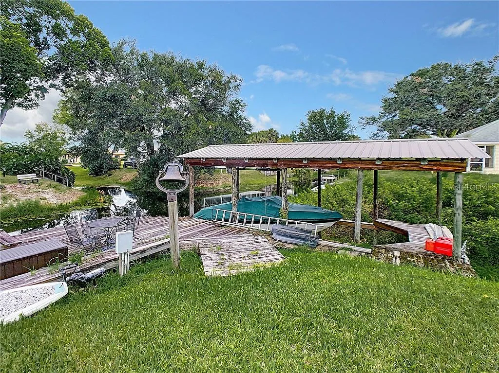 6 SE Tomoka Place